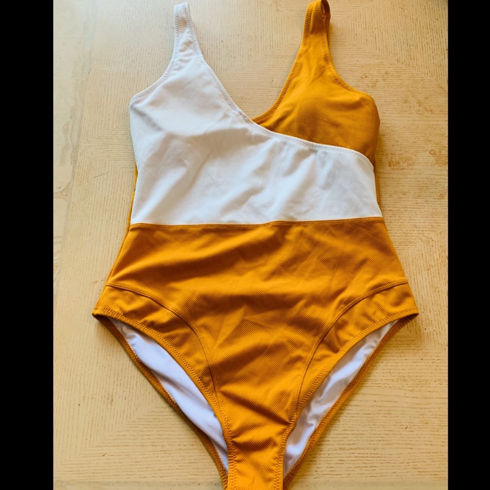 Cupshe White and Mustard Colorblock One-Piece Swimsuit